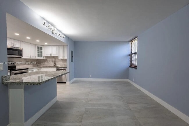 Photo - 20350 W Country Club Dr Unidad PH24-4