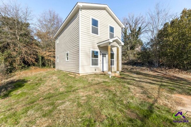 Photo - 1635 2nd St House