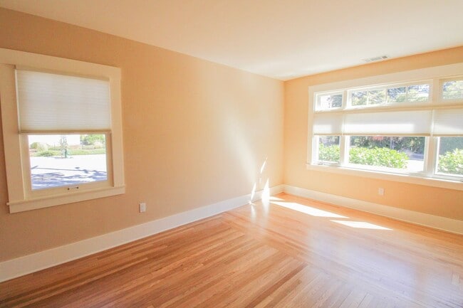 Photo - 1450 Marsh St
