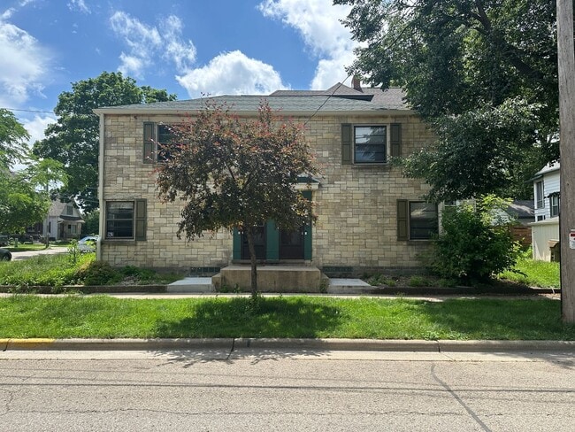 Building Photo - 718-720 Dickinson Street Unit 720 Dickinson Street