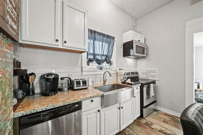 Photo - 3223 Avenue M