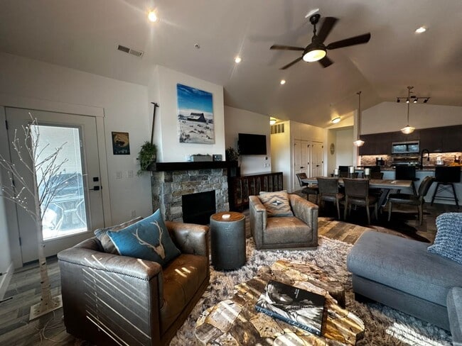 Building Photo - 6207 Davos Ln