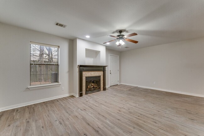 Photo - Peng-4077 Glenstone Unit A