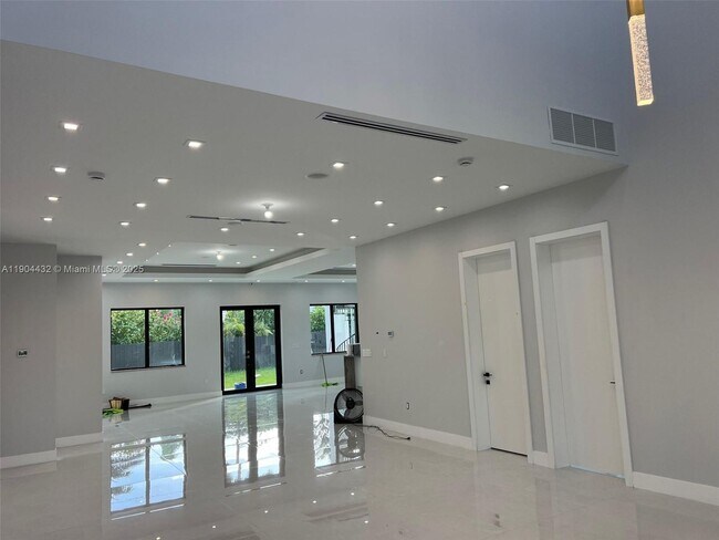 Building Photo - 2814 SW 27th Street, Miami, FL 33133