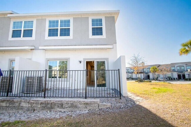 Photo - 2035 Claudia Ln