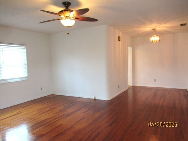 Photo - Beautiful Beachside 2 Bedroom Home!