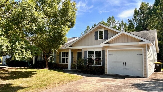Building Photo - Brookstone Dr #20 &amp; 22 Unit 20 Brookstone Drive Rental