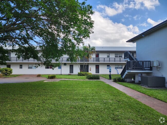 Building Photo - Newly Updated Apartments - Affordable and ... Unit A-105