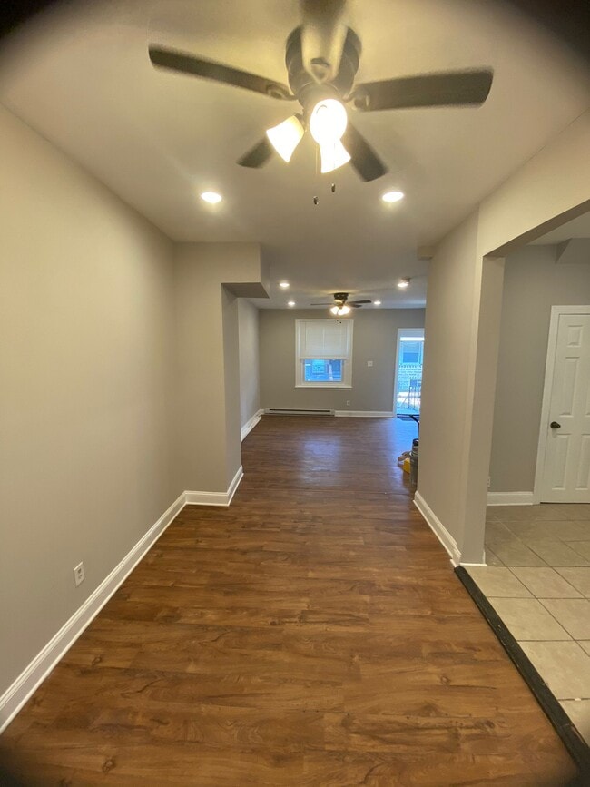 Photo - 5917 Irving St