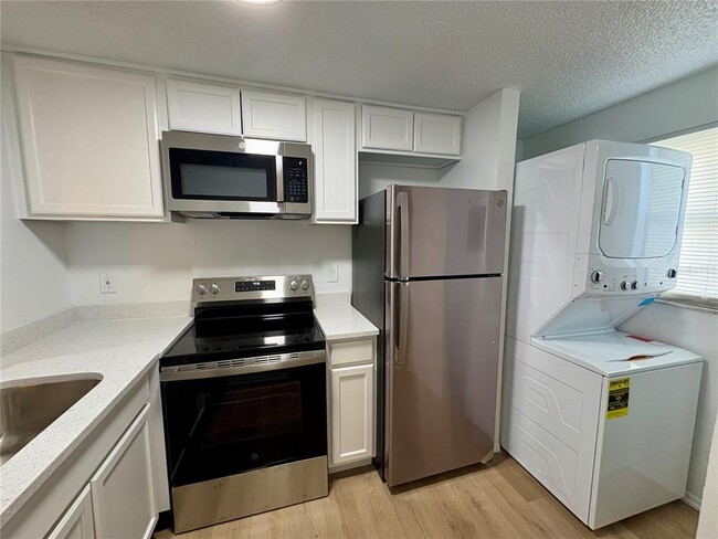 Photo - 308 57th Ave Dr E
