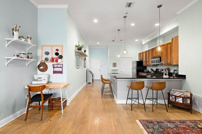 Building Photo - 544 28th St Unit 502