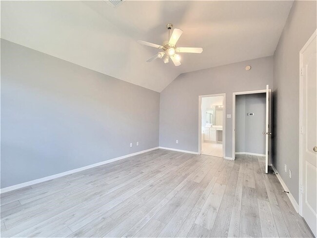 Photo - 13910 White Oak Glen Ct