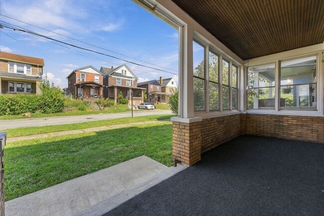 120 E 20th Ave