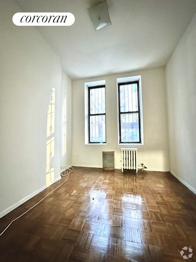 Building Photo - 426 E 66th St Rental