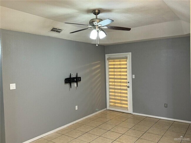 Photo - 10 Mynah Ave