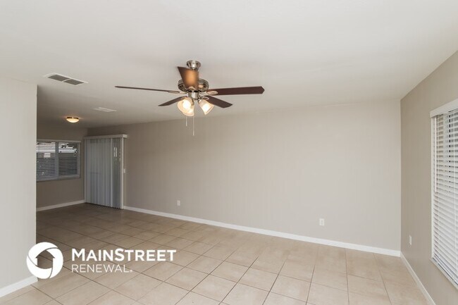 Photo - 1391 Nolan St NE