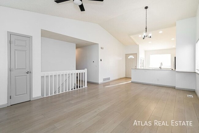 Photo - 1679 Ensenada Way