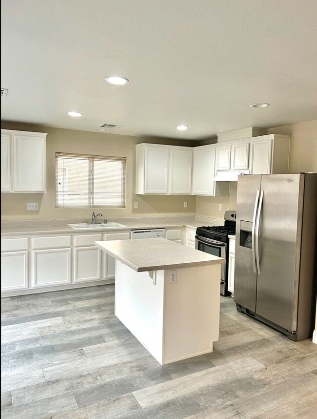 Photo - SW!!! OVER 2000 SQ FT!!! New Carpet!!! New Flooring!!! Freshly Painted!!! 4 bed 3 bath!!! Low Mai...