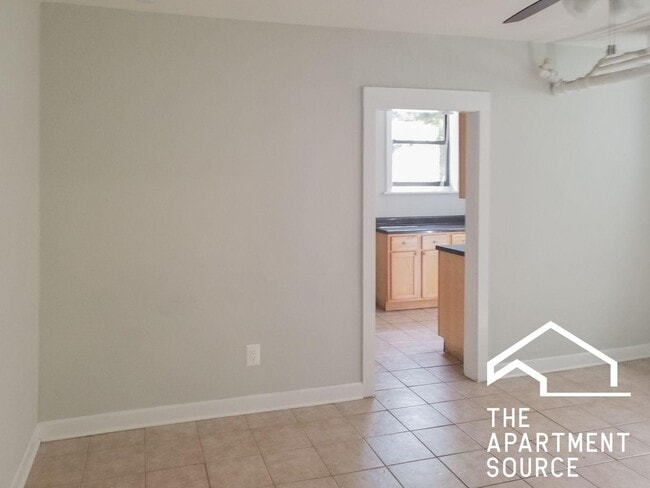 Photo - 4951 N Oakley Ave Unit GDN