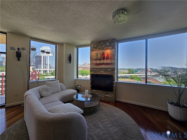 Building Photo - 1101 Haxall Point Unit 815