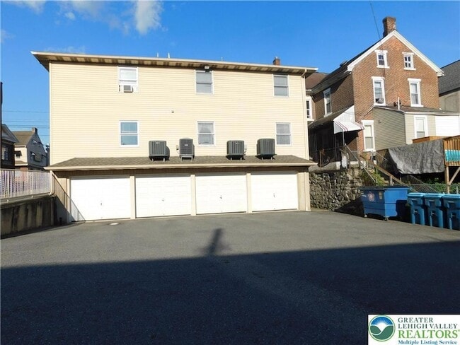 Photo - 813 Main St Unit 4