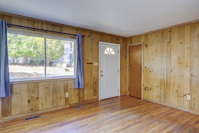 Photo - 514 Hillsborough St