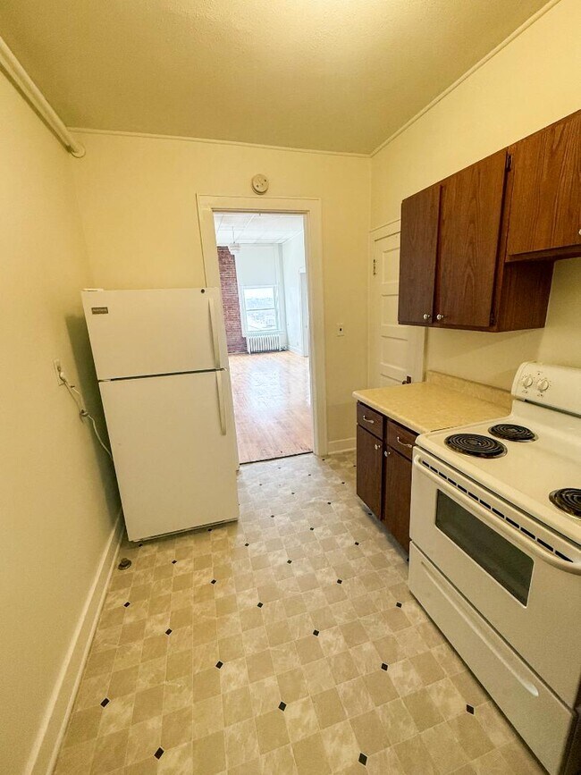 Photo - 10 1/2 N Minnesota St