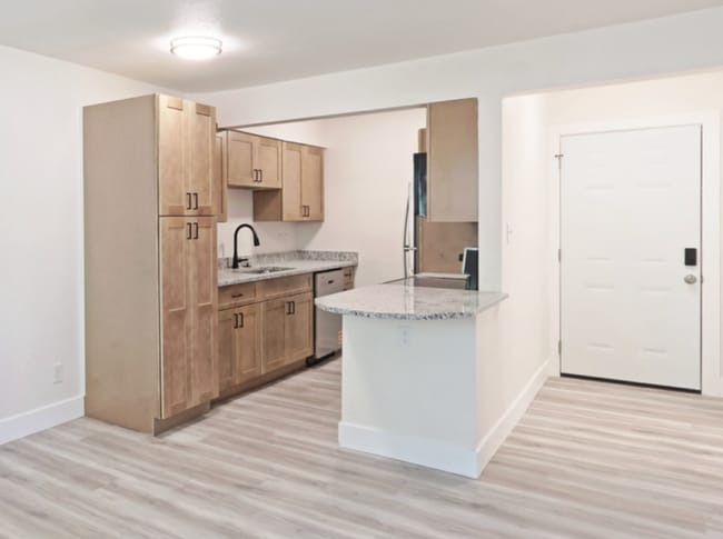 Building Photo - Tower Grove East - Updated 1 Bedroom Unit 203