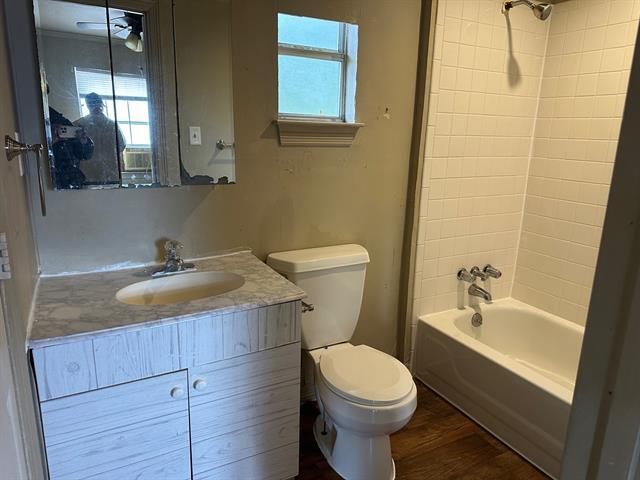 Photo - 16729 Malibu Dr