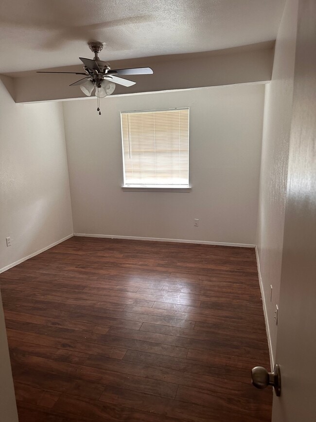 3815 Mehalia Dr