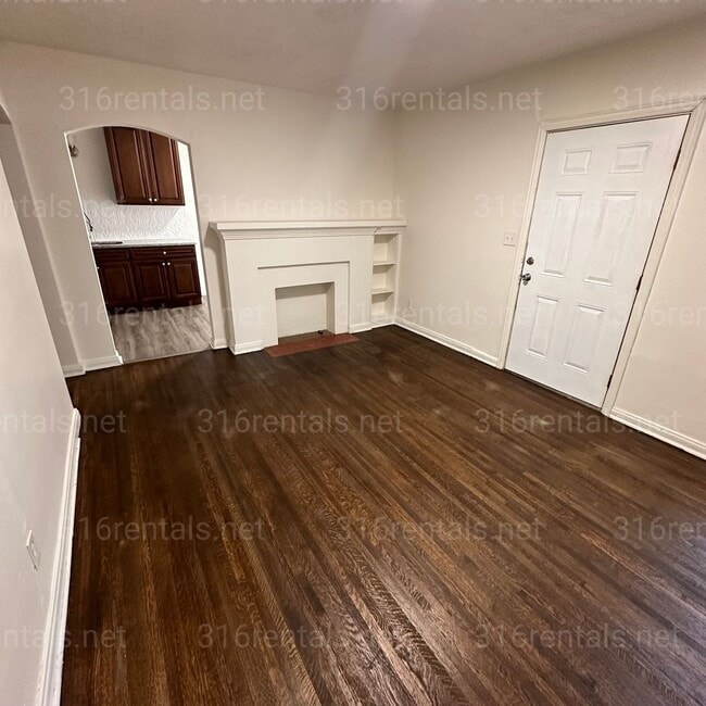 Photo - $525 - 1 bed 1 bath - Duplex *COMING SOON* Unit 912 N Glendale Ave