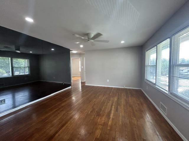 328 W Edmonston Dr