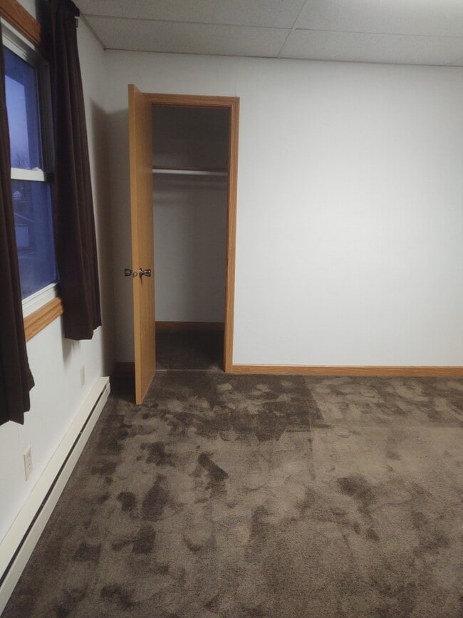 Livingroom - closet space - 604 S Shabbona St Unit 4