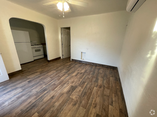 Building Photo - 563 S 1st Ave Unit # Rental