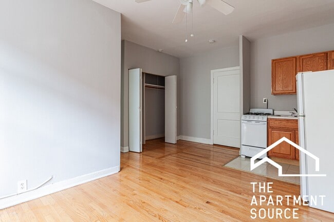 Photo - 1050 W George St Unit 301