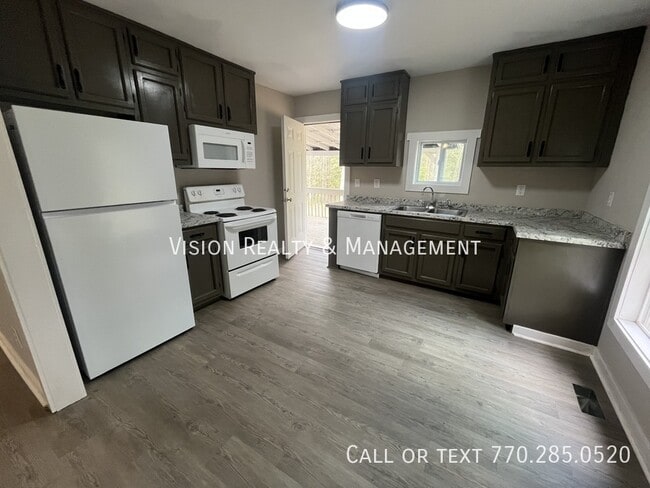 Photo - 137 Red Oak Dr