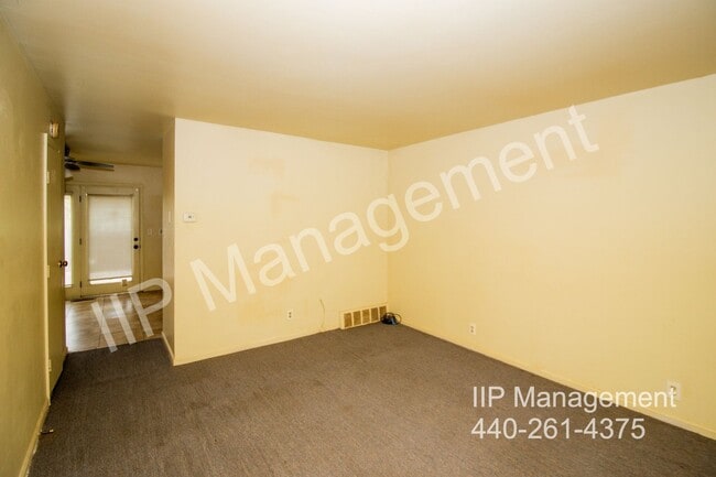 Photo - 11 Trenton Square