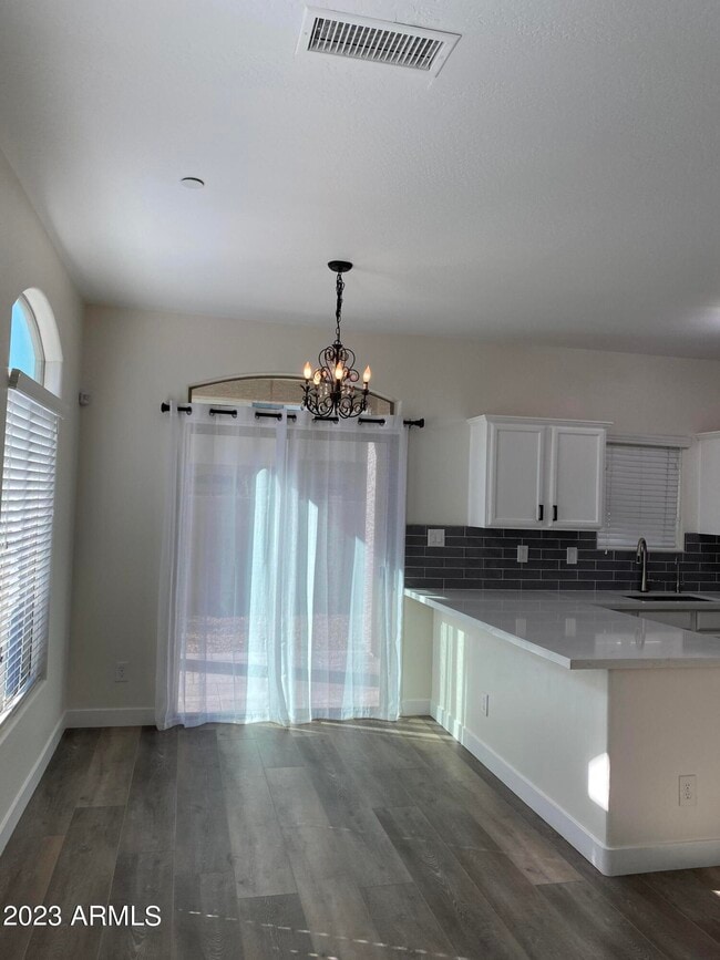 Photo - 2725 E Mine Creek Rd