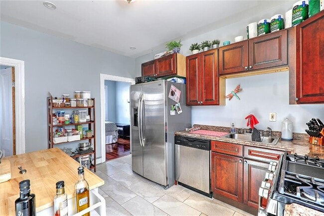 Photo - 390 Hope St Unit 2