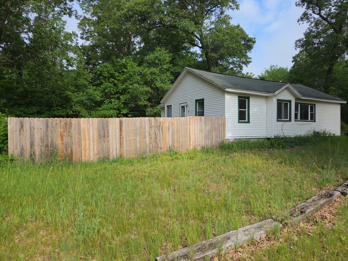 Photo - 168 E Englewood Rd