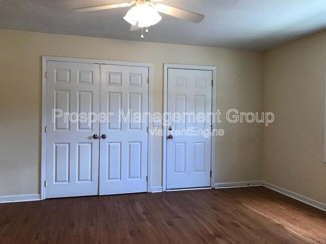 Photo - 120 Drake St