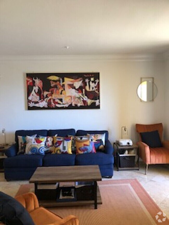 Building Photo - Meridian Unique 1 Bd / 1 Ba  Furnished Lux... Rental