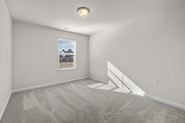 Photo - 5615 Edessa Ave