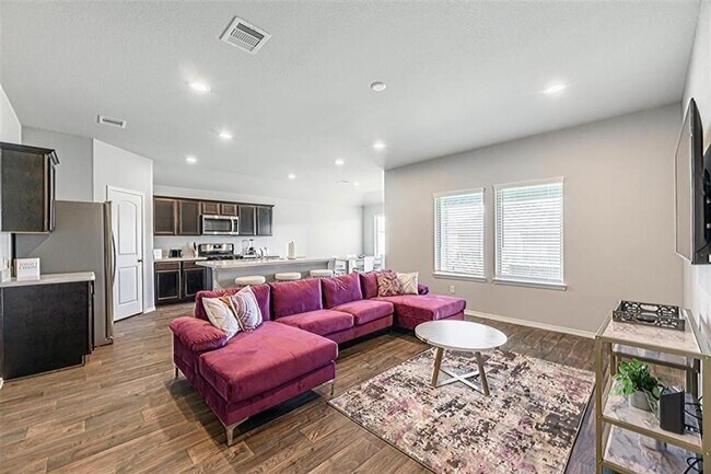 Photo - 5126 Morava Ln