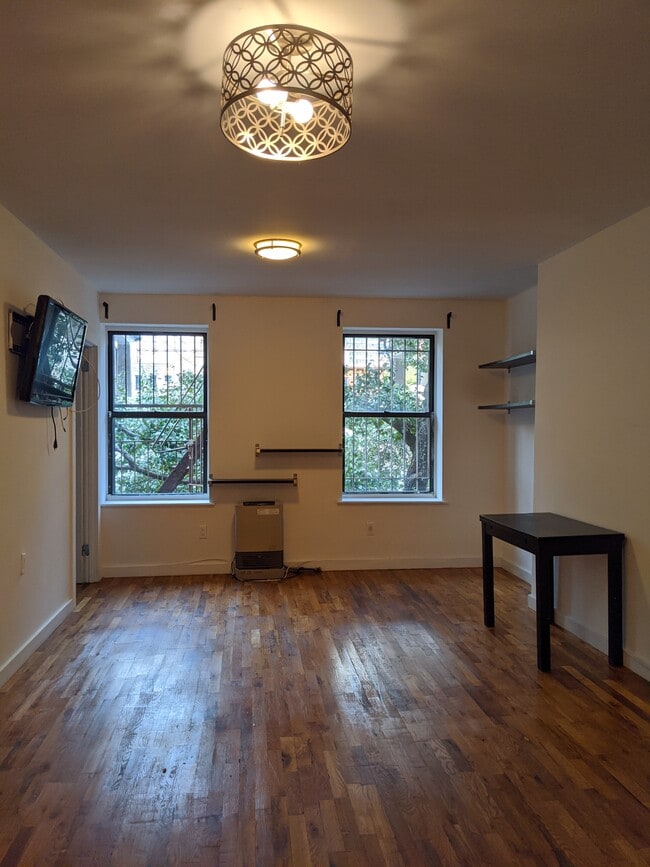 Building Photo - 48 S 6th St Unit 3