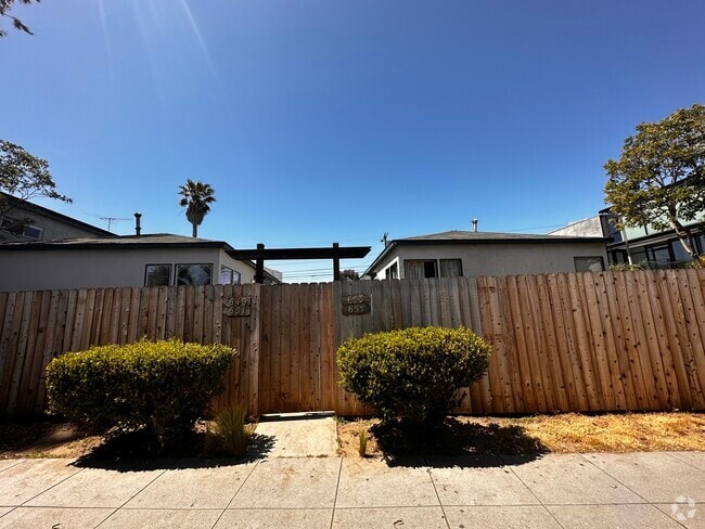 Building Photo - 655 Rose Ave Rental