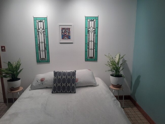 Photo - 198 Oak Neck Rd