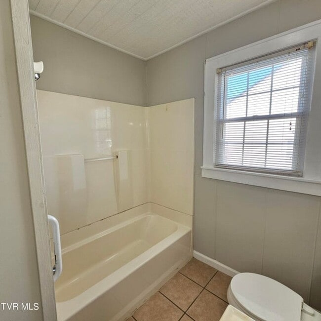 Photo - 707 S 2nd St