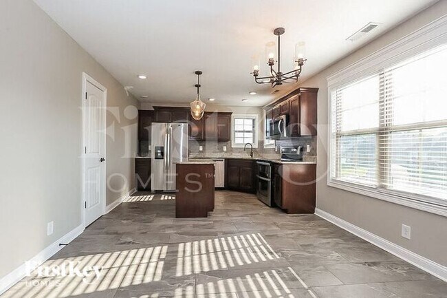 Photo - 718 Rushville Dr