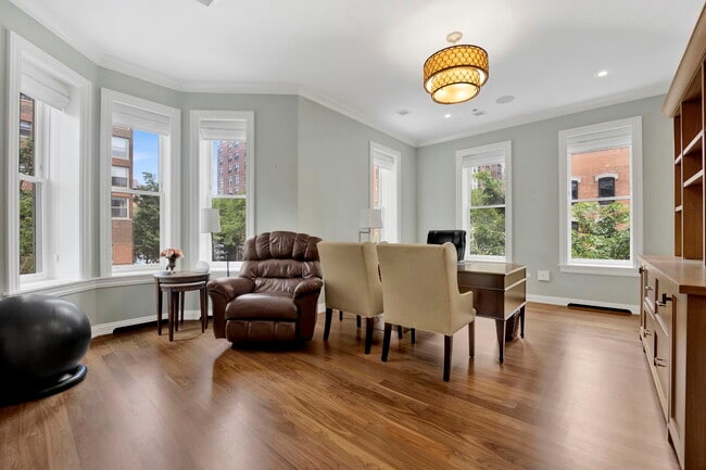 Photo - 103 E Chestnut St